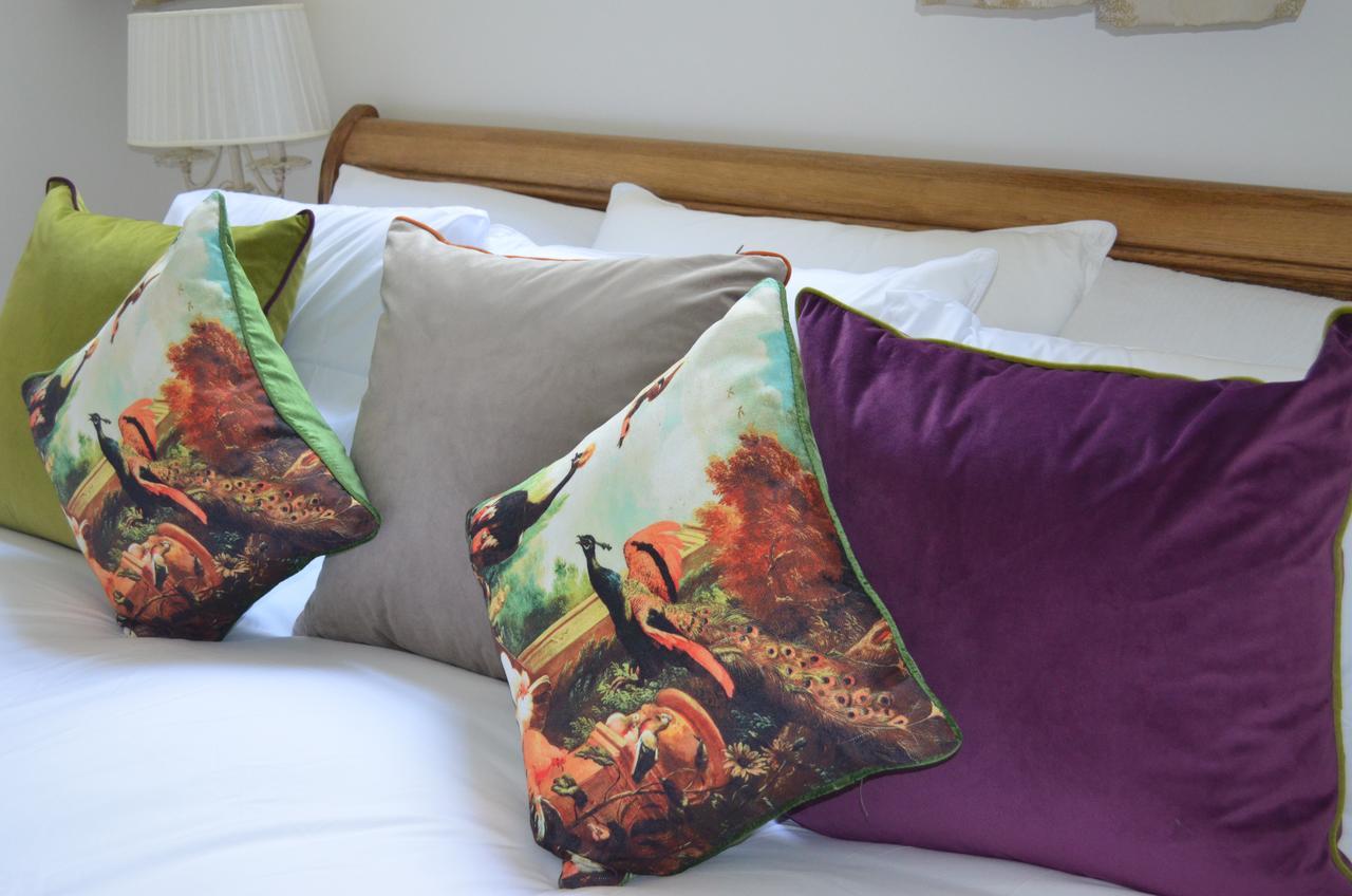 Bed and Breakfast The Old Chapel Stoke Bruerne Тостер Экстерьер фото